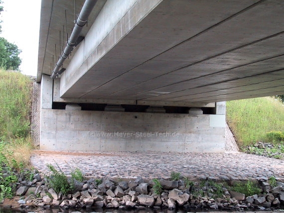 Untersicht: Eisenbahnbrücke Flieden in PREFLEX-Bauweise.